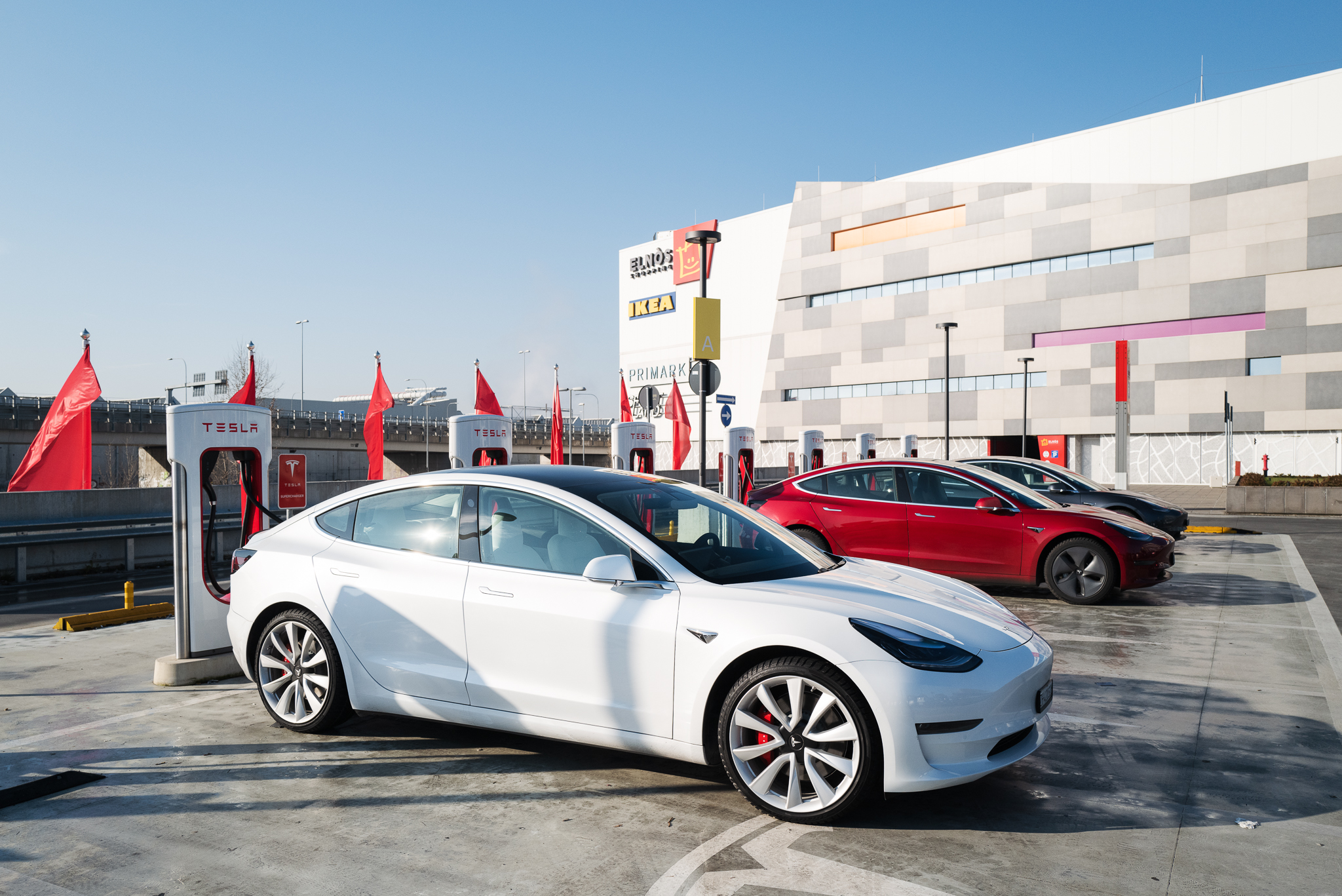 The Tesla super charger in Breccia.